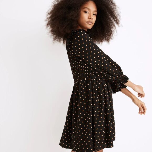 Madewell Petite Lucie V-Neck Smocked Mini Dress in Oval Dot - Picture 2 of 9